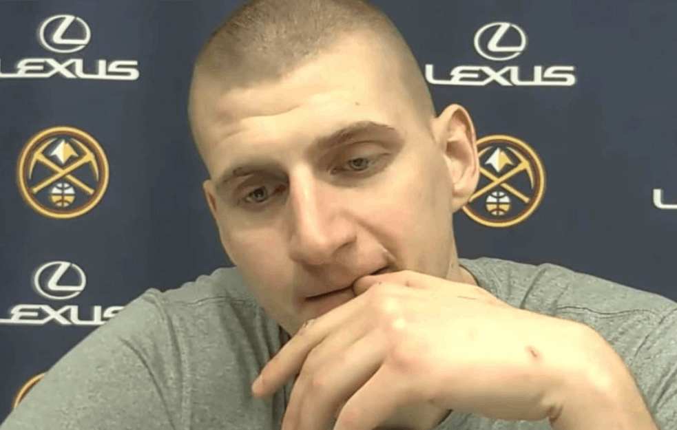 JOKIĆ UHVAĆEN KAKO POSRĆE I TETURA SE NA ULICI: Srpski ko&scaron;arka&scaron;ki as U &Scaron;OKANTNOM SNIMKU! (VIDEO)